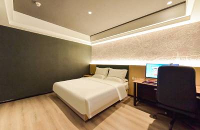 从市中心到旅游景点，地理位置如何影响酒店的成功？