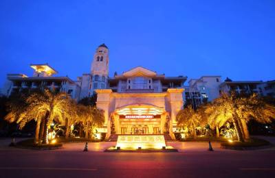 碧桂园全国五星级酒店资产出售 董事长杨惠妍被监管！