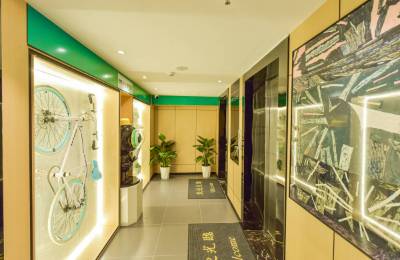 酒店投资新方向：2025年下沉市场与数智化驱动的结构性机会