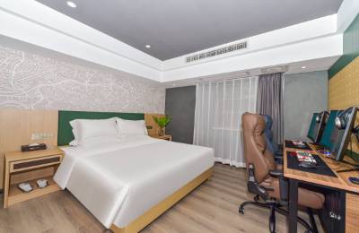 酒店成 “新宠”：年轻人的 “第三空间”，正在重新定义