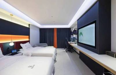 新消费浪潮下的酒店变革：场景创新力的培育与价值转化