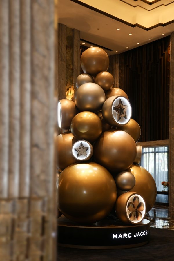 Marc Jacobs Fragrance圣诞树_副本.jpg