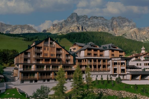 Aman Rosa Alpina, Italy - Property Exterior_副本.jpg