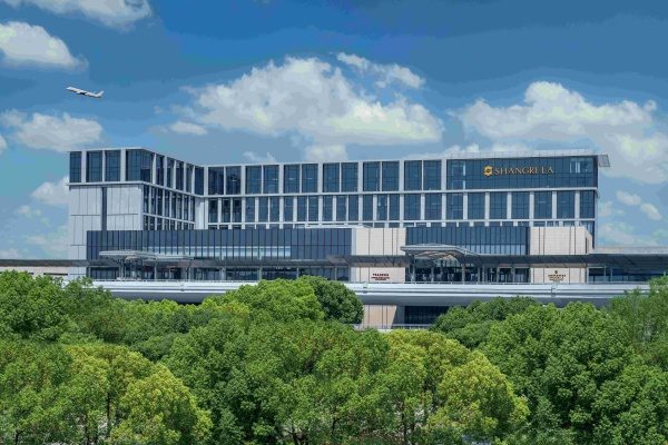 2. 上海虹桥机场香格里拉及盛贸酒店外观.jpg